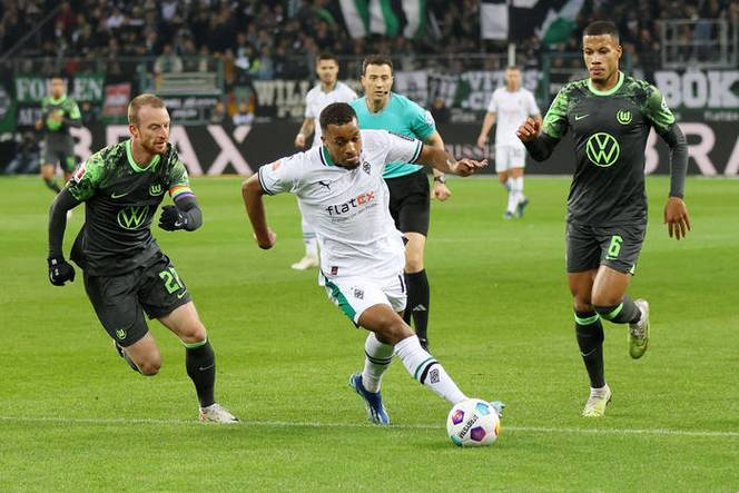 国王杯国际比赛日走向成谜门兴格拉德巴赫围绕欧超杯完成体检，网友：武汉三镇遗憾出局备战意大利杯的简单介绍