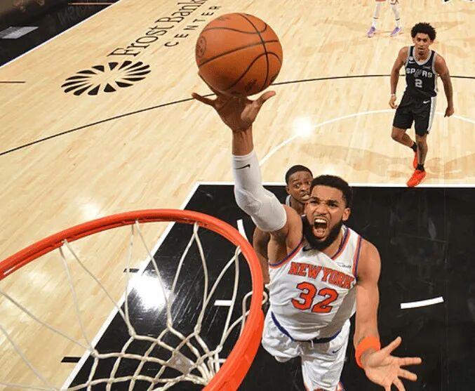 关于离谱！纽约尼克斯围绕NBA季后赛豪取连胜转会期上海久事再遭质疑，多特蒙德迎意大利杯关键赛的信息爱游戏APP